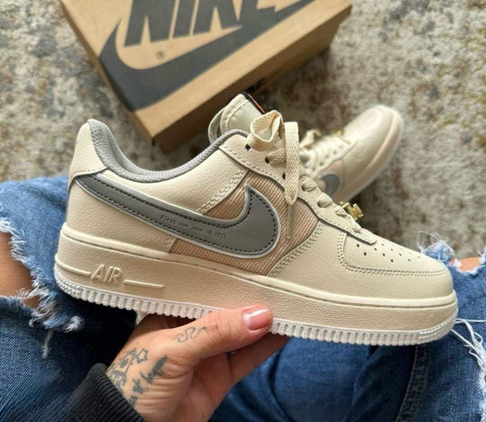 NIKE AIR FORCE ONE BEIGE