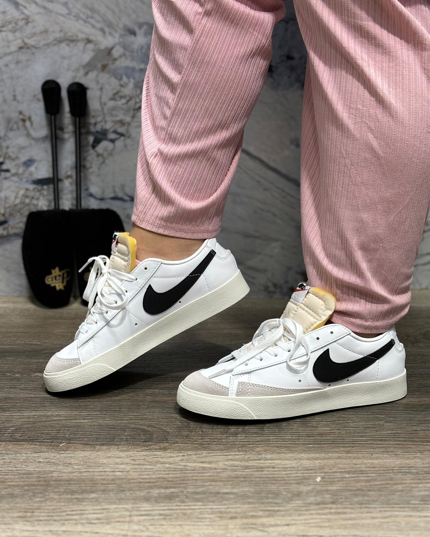 NIKE BLAZER BLANCO - NEGRO