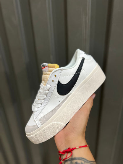 NIKE BLAZER BLANCO - NEGRO