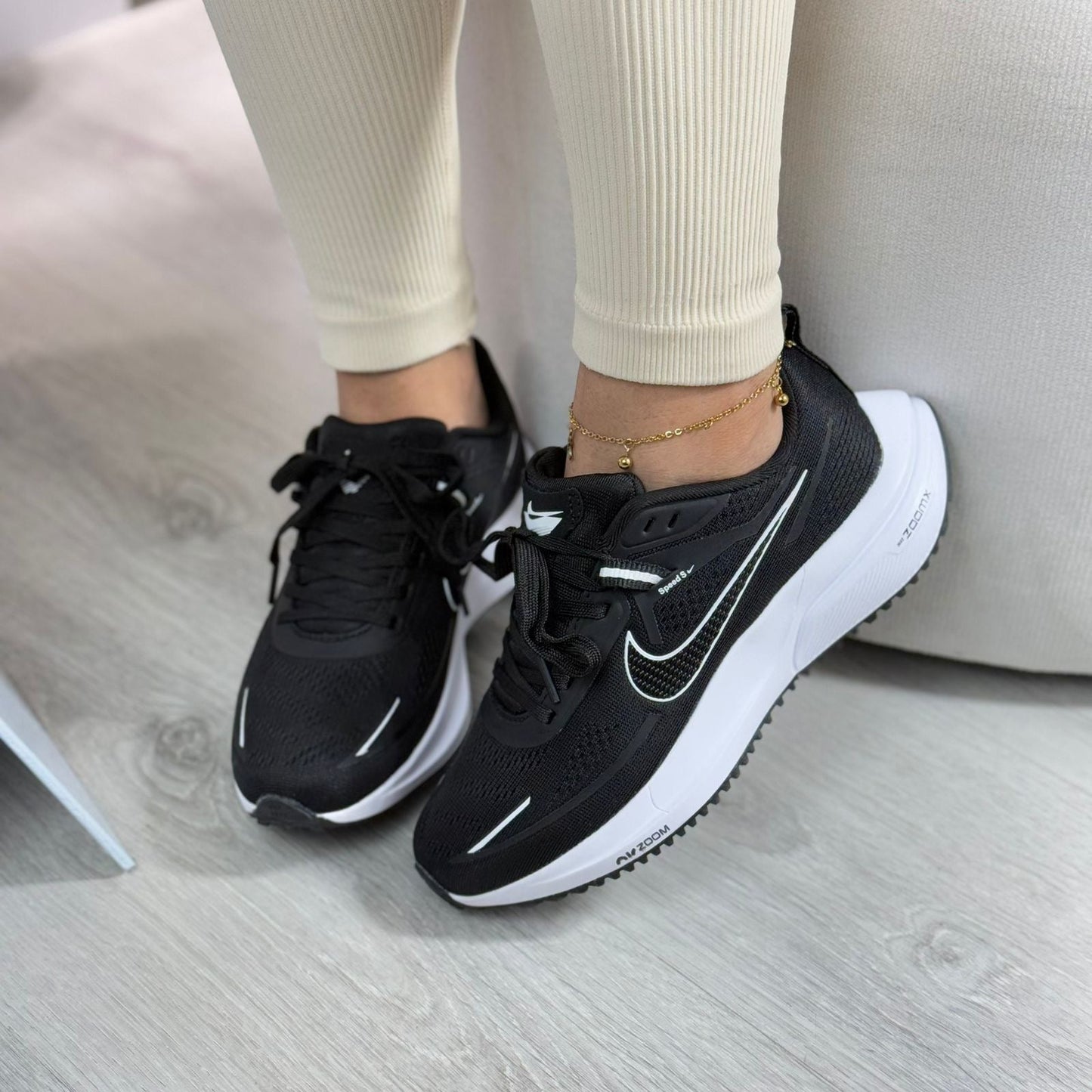 NIKE ZOOM SPEED CARITA NEGRO - BLANCO